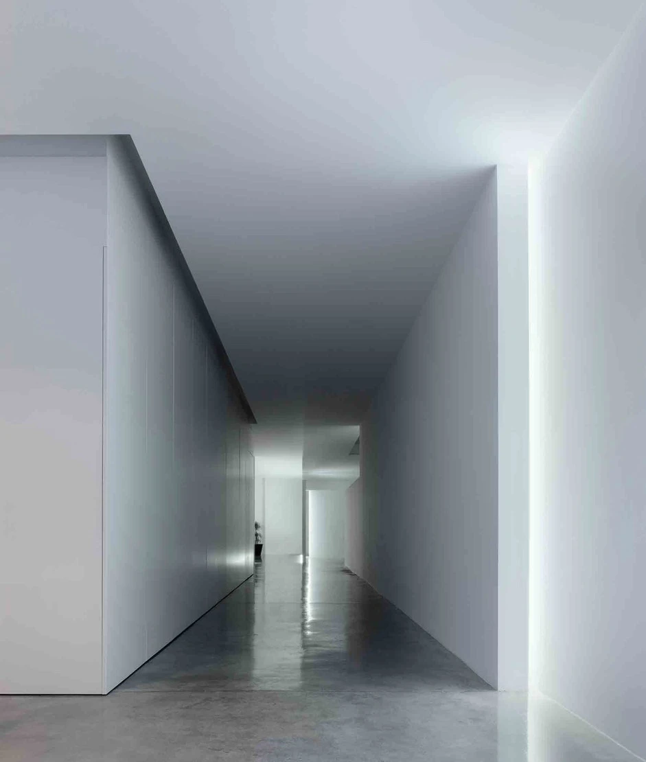 Top: Capri by Nemo. Middle: Duell wall LED 500lm by Modular Lighting Instruments. Below: Moonline by Flos