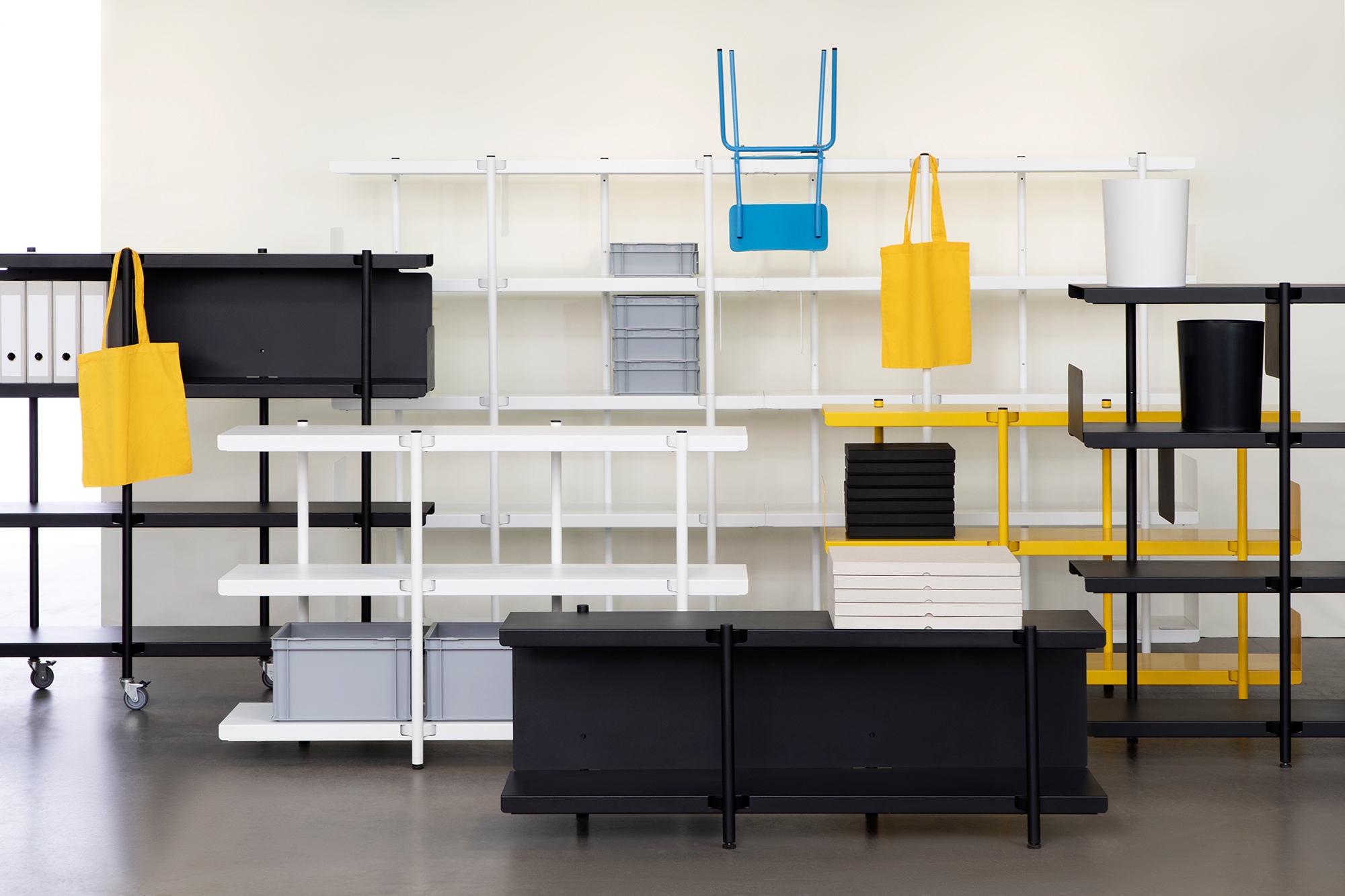 The colour-variable Z shelving system is designed to be durable, stable and flexibly extendable 