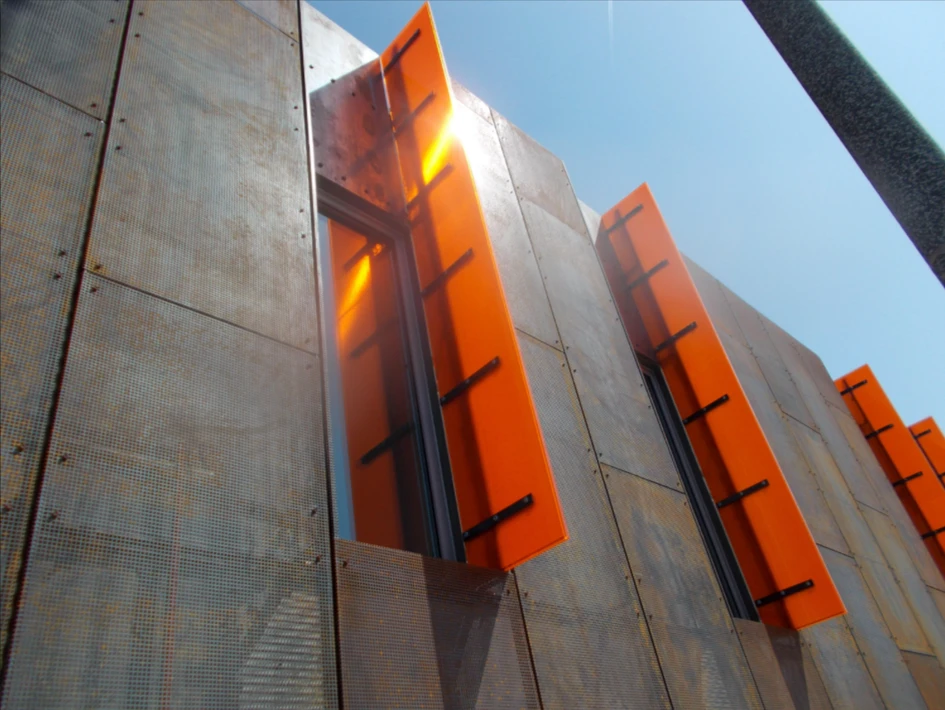 Top: Vertical Green by De Castelli. Middle: Live Panel vertical garden by Freund. Above: clear-PEP® by Design Composite