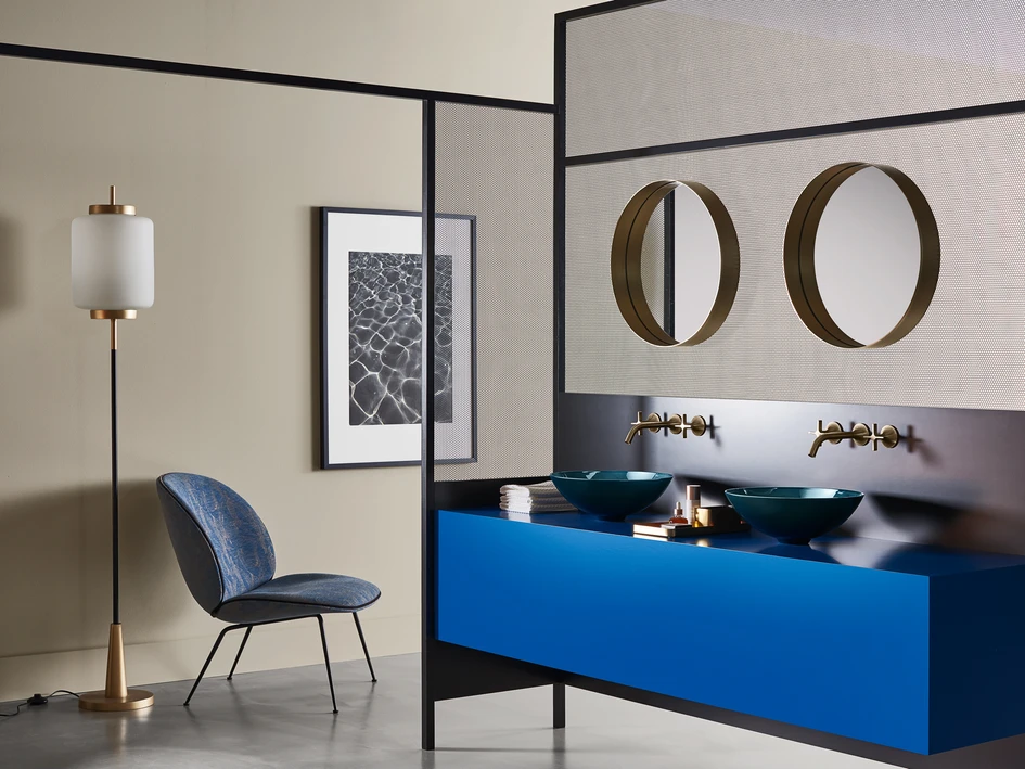 For Alape, perfecting the material, glazed steel – not only in visual terms but also as a haptic experience, as with the Aqua surface series – is particularly important