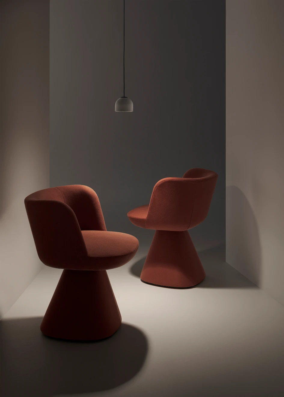 The Allure O’ tables and Flair O’ armchairs have been designed to harmonise together with their complementary curves