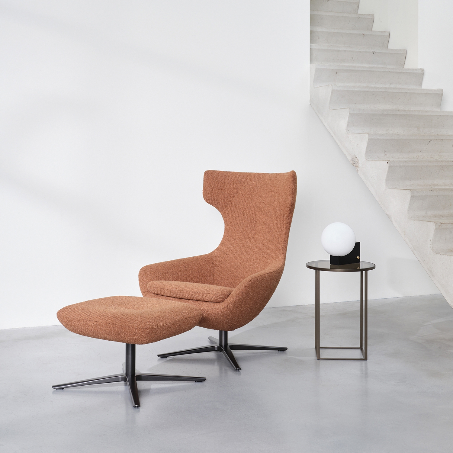 Lire l’histoire Leolux LX knows how to specify furniture for the home and contract sector