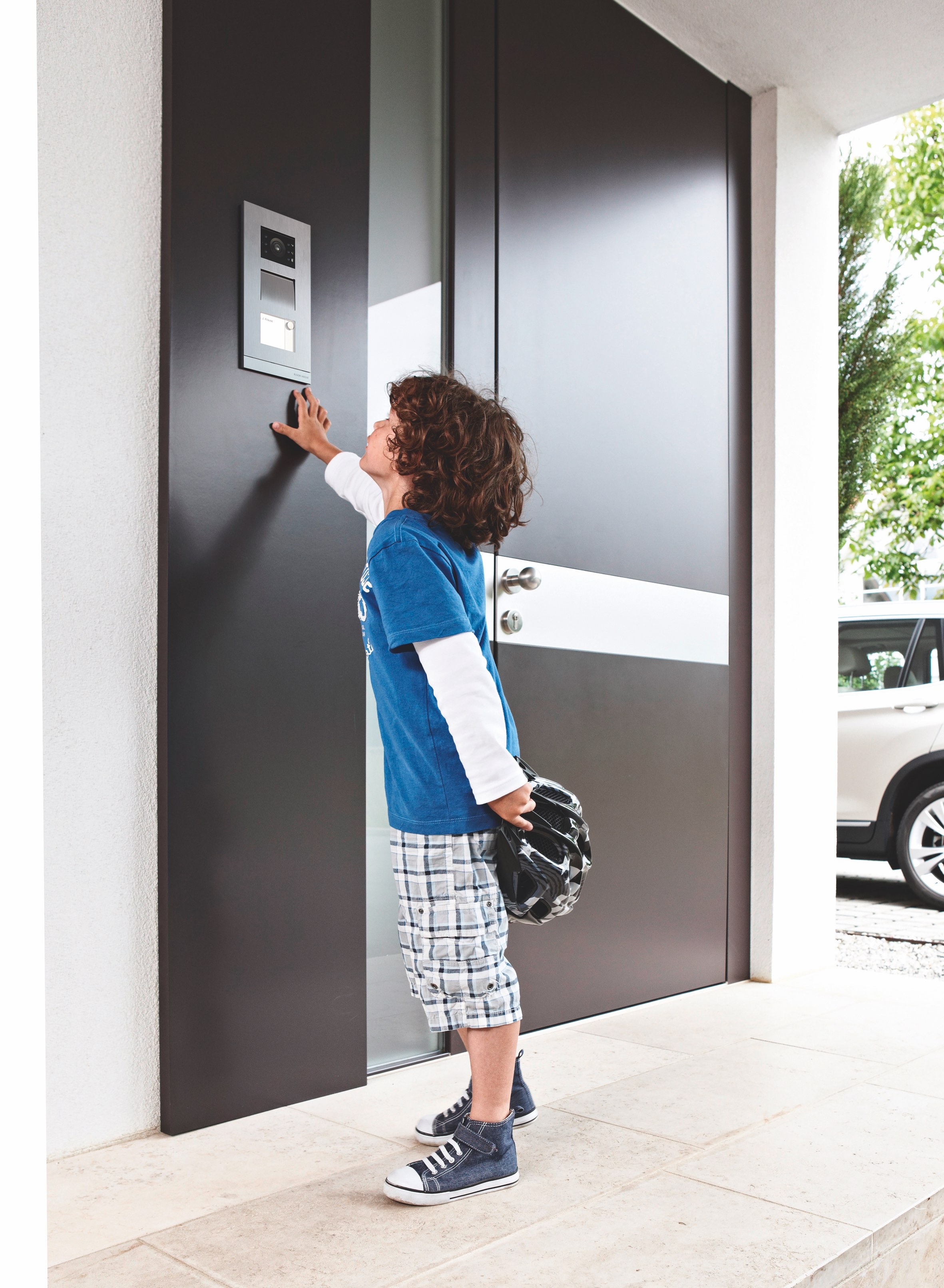 It's good to know who's at the door: With Busch-Welcome® from Busch-Jaeger, offers a wide range of indoor and outdoor solutions that provide more security and comfort in entrance areas