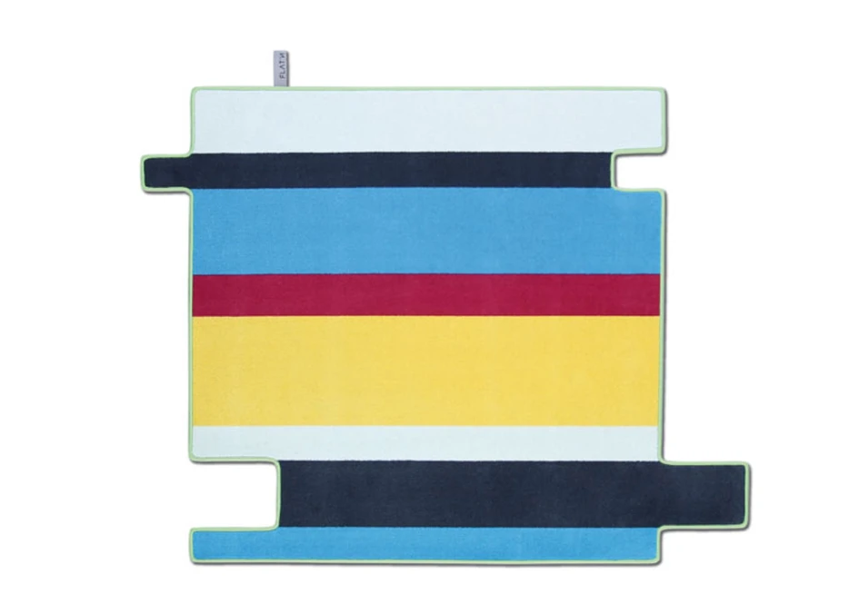 The Chromojet process ensures brilliant print results and high abrasion resistance. The colours penetrate deep into the backing material, which is made of high-quality felt. Photo: © FLAT'N