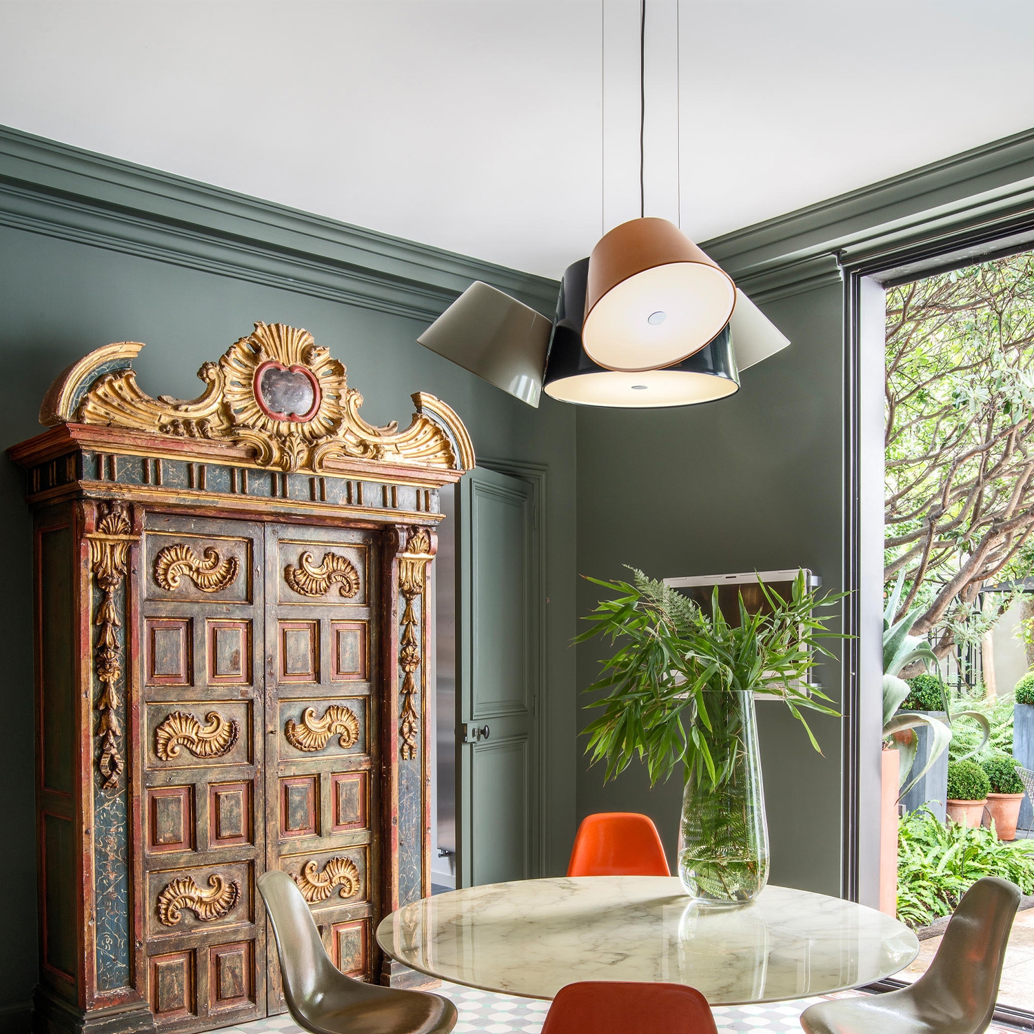 Read story How to choose the right type of pendant light: examples and inspiration