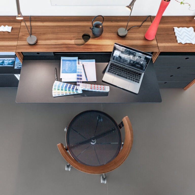 Lees storie The new (home) office: are you home or still working?