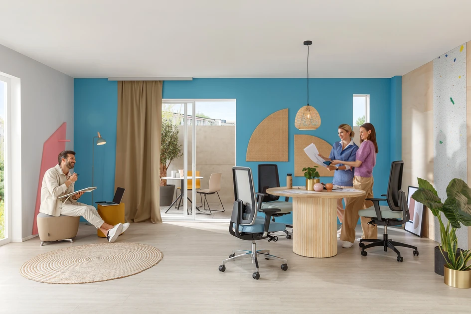 Indeed is characterised by flexibility in everyday use, but also by compact transport capability and quick assembly. Its few components can be assembled or disassembled in minutes 