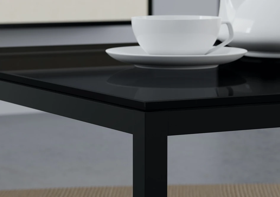 Creo bietet nicht nur effiziente Stauräume, sondern auch Präsentationsflächen für Dinge, die einem viel bedeuten. Dann wird das Regalsystem mitsamt dem dazugehörigen Tisch zur Bühne für Plattenspieler, Vasen, gerahmte Fotos oder Geschirr