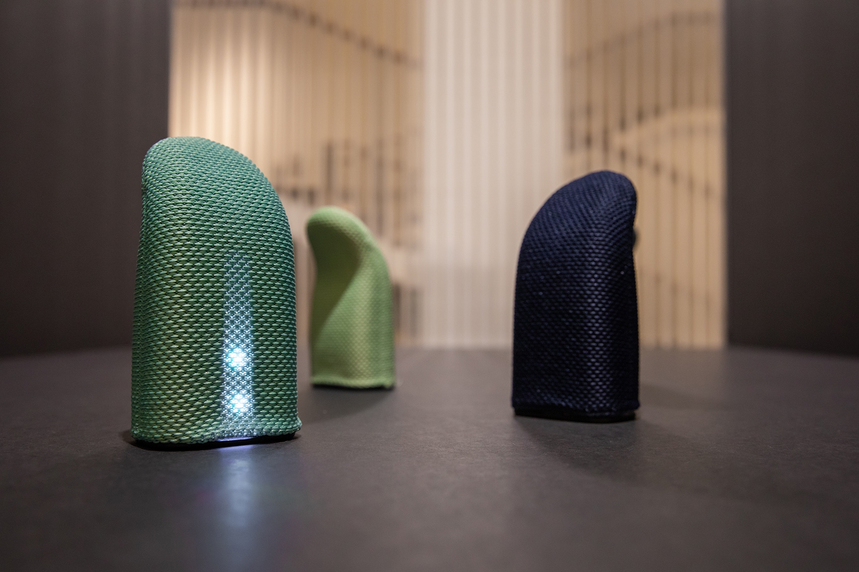 From the power nap bench and shade-generating sail system for the workplace to a communication concept for remote workers. On the opening evening in Cologne, the topic of ‘How work affects life‘ was under discussion