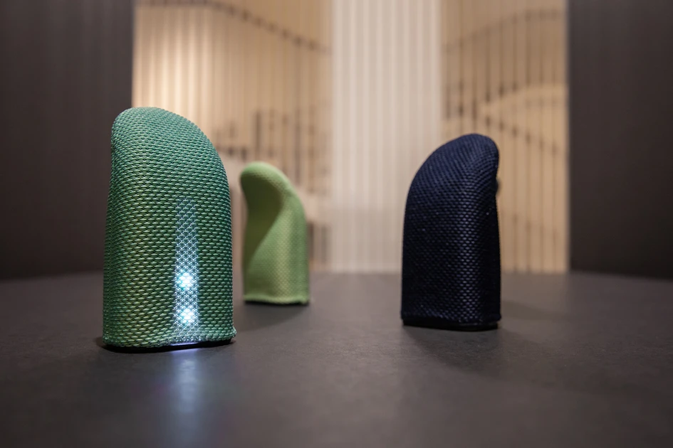 From the power nap bench and shade-generating sail system for the workplace to a communication concept for remote workers. On the opening evening in Cologne, the topic of ‘How work affects life‘ was under discussion