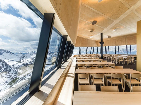 The Weisshorn restaurant is positioned aside the peak's cable car station, bringing the incredible view to everyone. Photo: Ruedi Homberger
