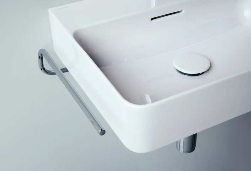 Val makes optimum use of even the most limited of spaces – in an angular design or as an asymmetrical version with a round bowl