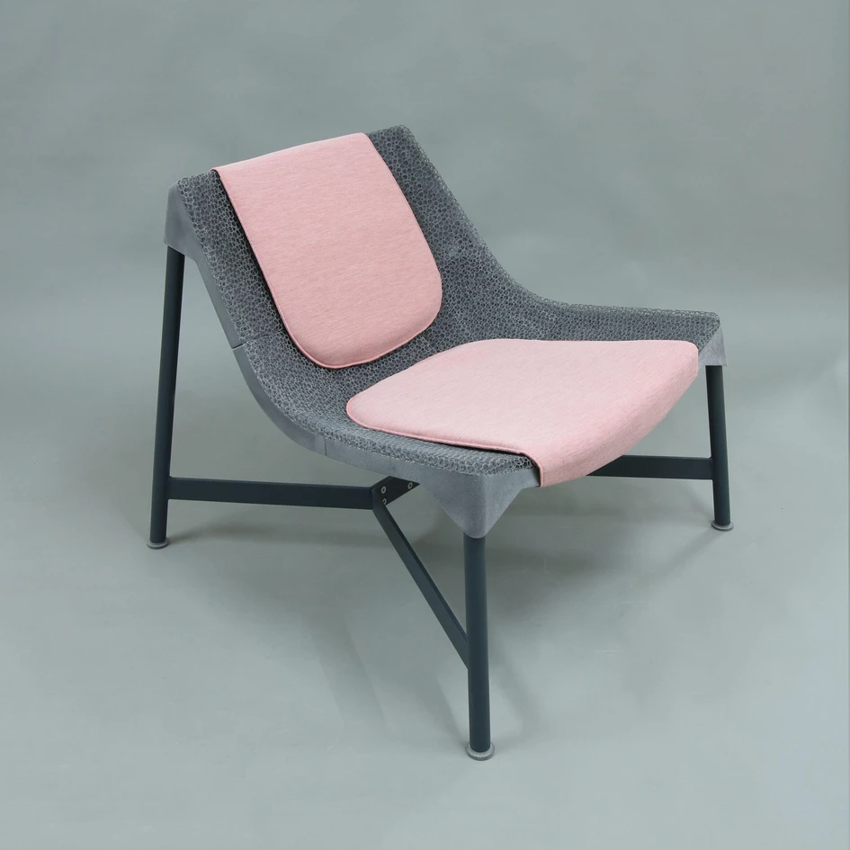 Top: The Edelmatt collection ensures a perfect, noble matte design combination: exceptionally high quality and modern. Above: Oechsler's 3D-printed SLOPE lounge chair is designed for maximum seating comfort and is also portable