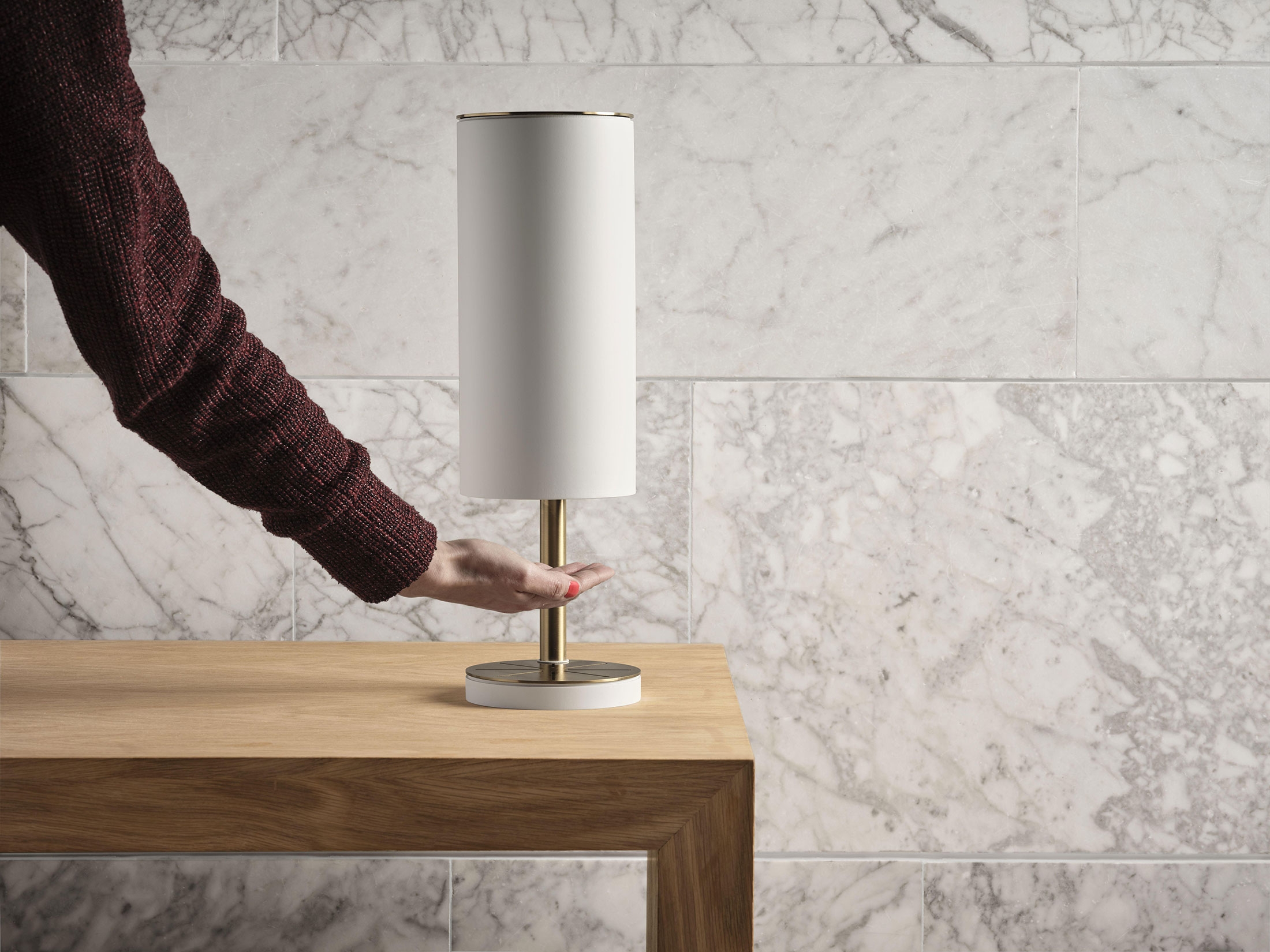 With the RS11, the elegant dispenser for disinfectant gel, foam and liquid soap, VOLA proves that even hygienic everyday products do not have to compromise on design