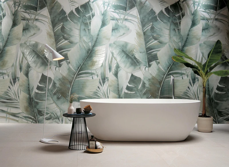 Die farbenfrohen Fliesen der Serie PRO ARCHITECTURA 3.0 von Villeroy & Boch (oben) und (unten) das Dschungel-Design der grossformatigen Bloom-Fliesen von Fap Ceramiche