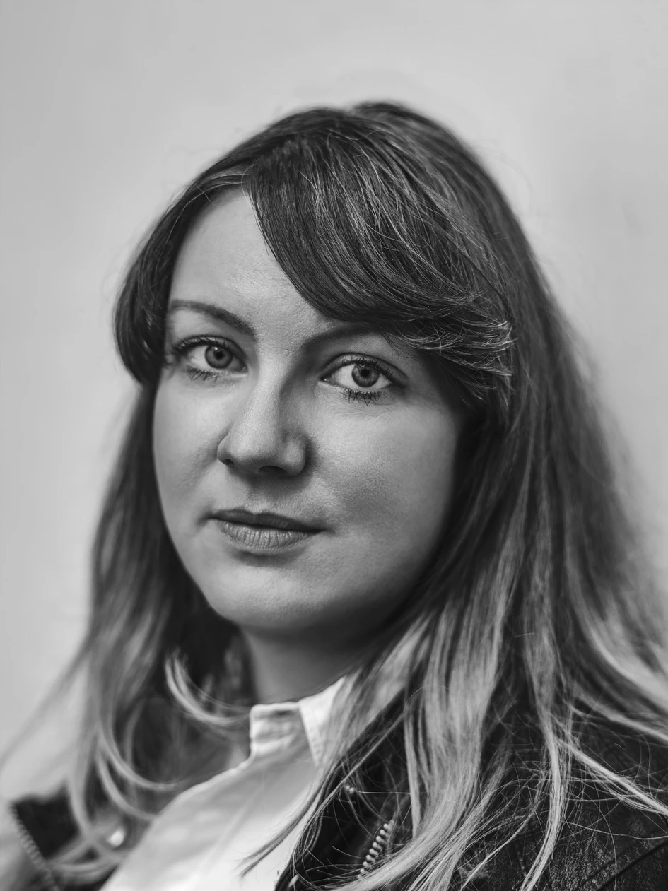 Helen Parton is an architecture and interiors journalist with over 15 years’ experience, who specialises in writing about how design can make people happier and more productive at work