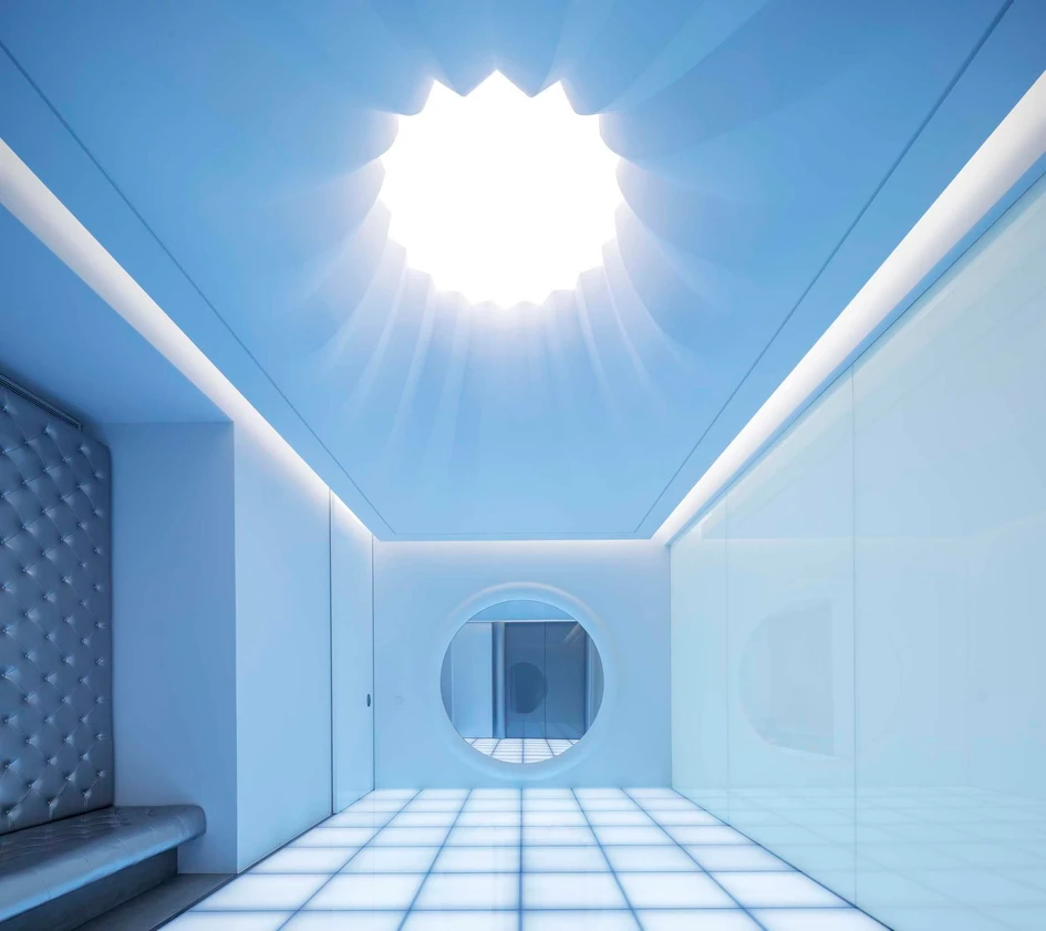 Privacy glass allows this retail space to function both as a traditional store window and a private VIP viewing area. Photos: Weiqi Jin