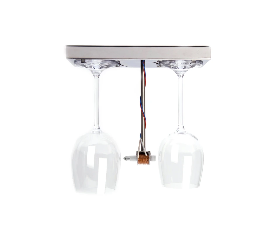 Die einfache Türklingel von Droog ersetzt den knirschenden Klang einer schrillen Glocke durch das sanfte Glockenspiel von echtem Glas