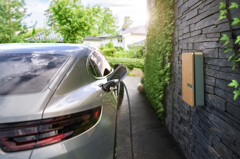 Die wasserdichte A2-Ladestation von Andersen bietet alle technischen Funktionen, die man erwarten kann, und ist mit einer eleganten Aluminium- oder Holzoberfläche ausgestattet. Foto: Andersen