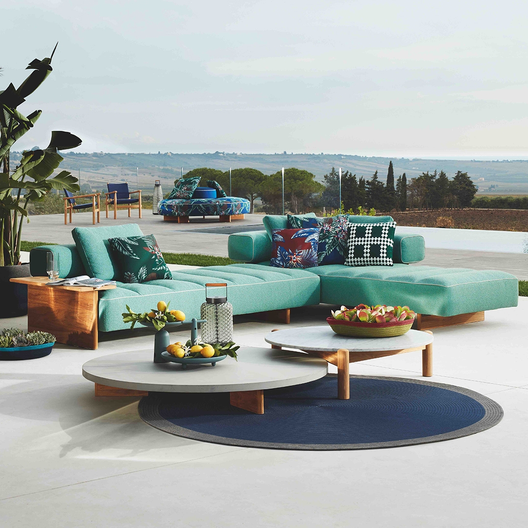 Leggi la storia Sail away with Cassina's Sail Out sofa by Rodolfo Dordoni