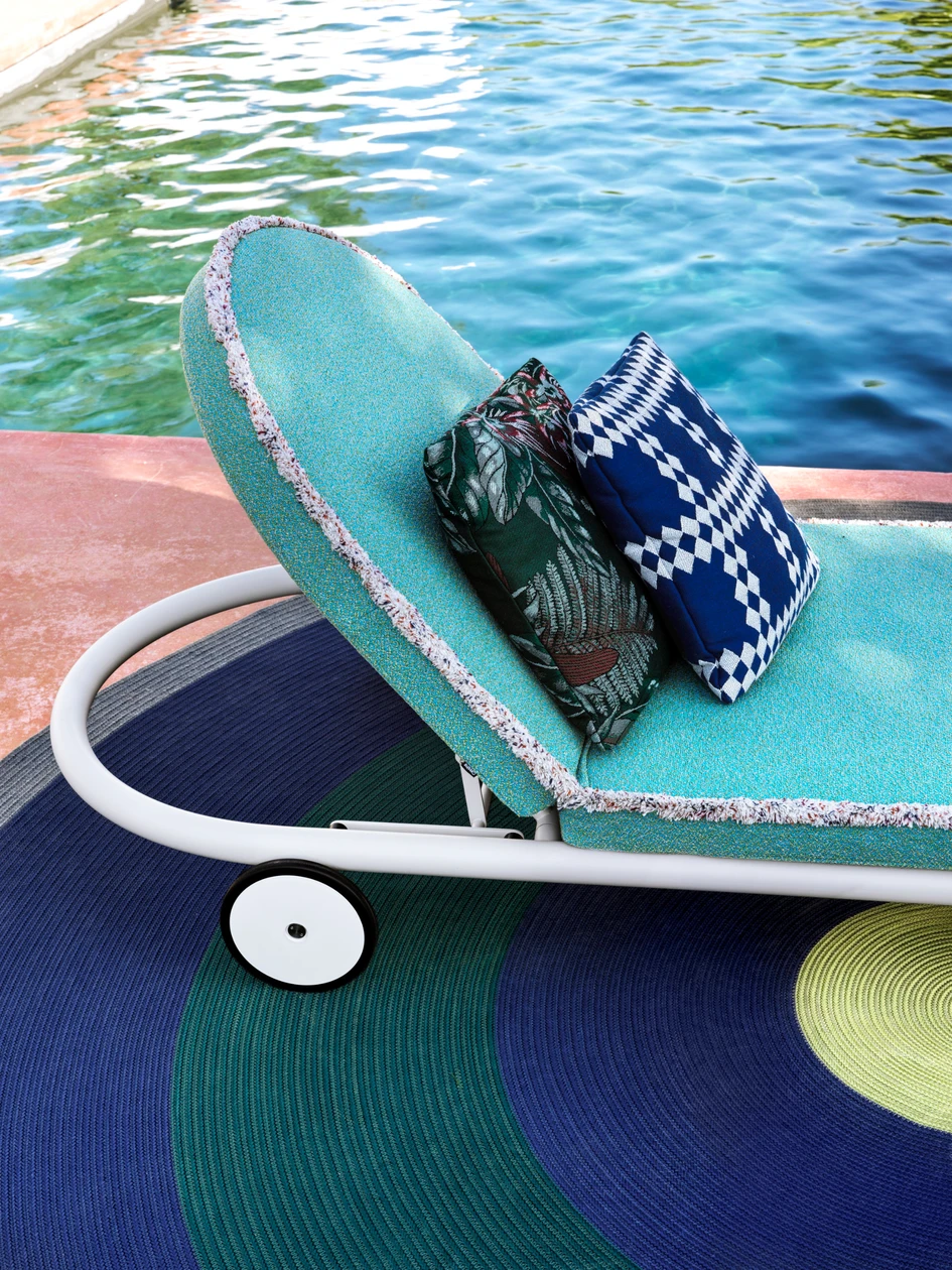 The newest addition to the collection is the lozenge-shaped sunbed. Its curves tie it into the furniture family. Photos: Gionata Xerra