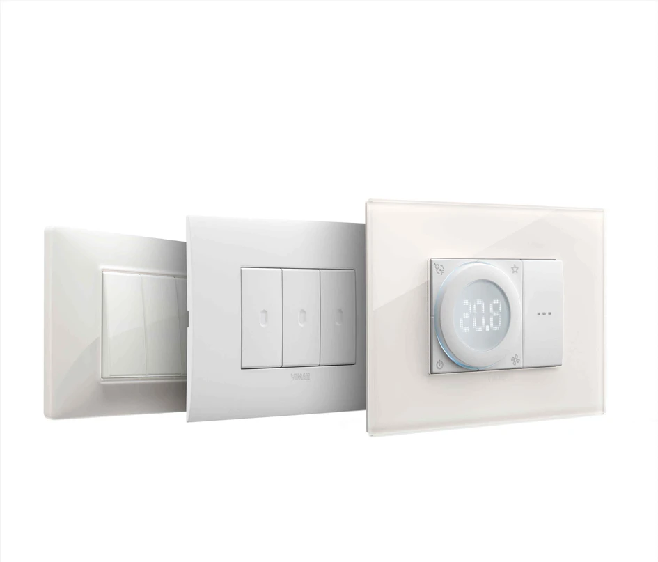 Die klassischen Steckdosen- und Schalterfamilien von VIMAR, Plana, Arké und Eikon, haben jeweils ihren eigenen Reiz und bieten Optionen, die sich in eine Vielzahl von Einrichtungsstilen integrieren lassen