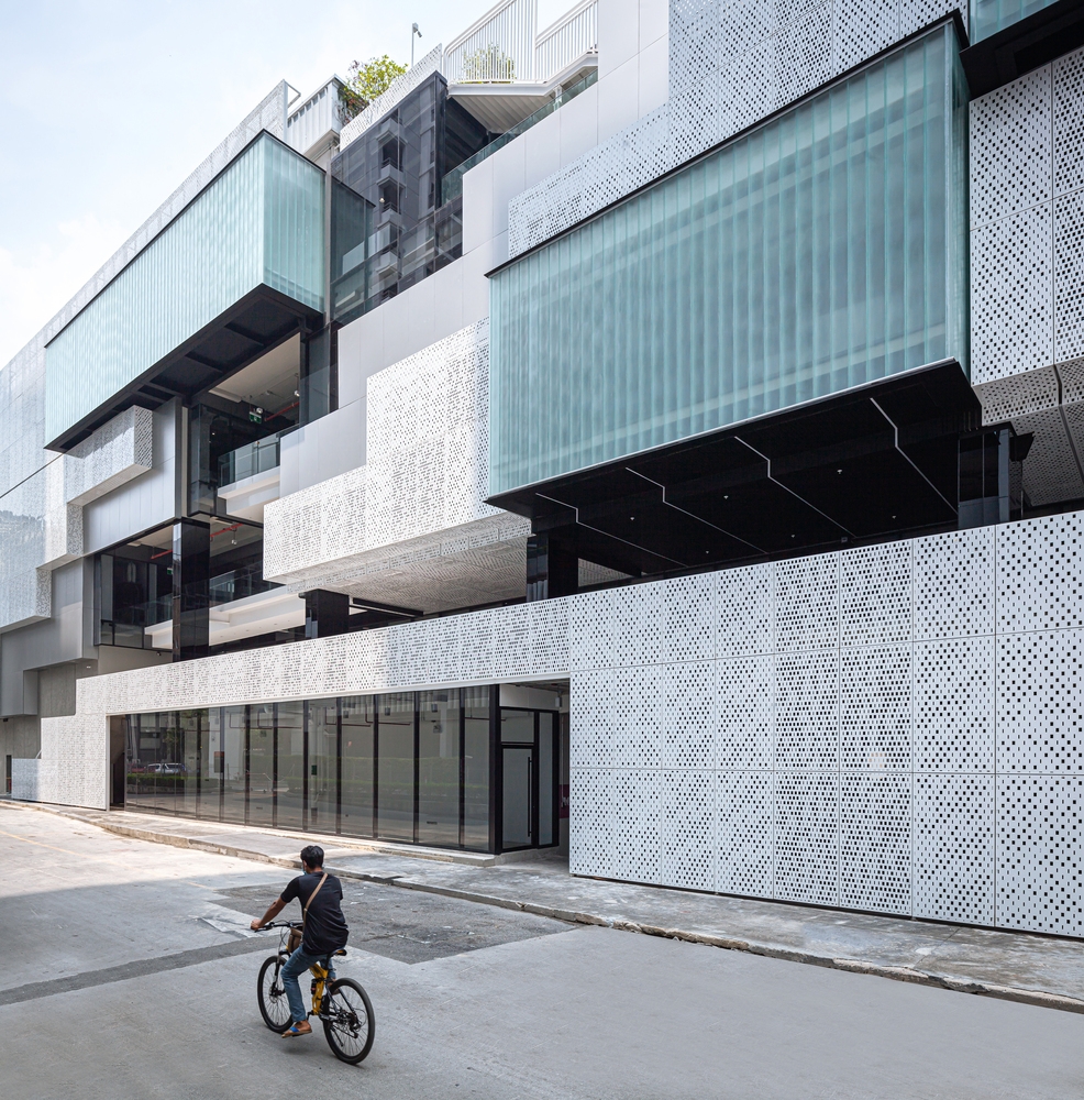 The pixel-like facade of pbm's K+ Building in Bangkok reflects the digital identity of the client's business. Photo: © Spaceshift Studio
