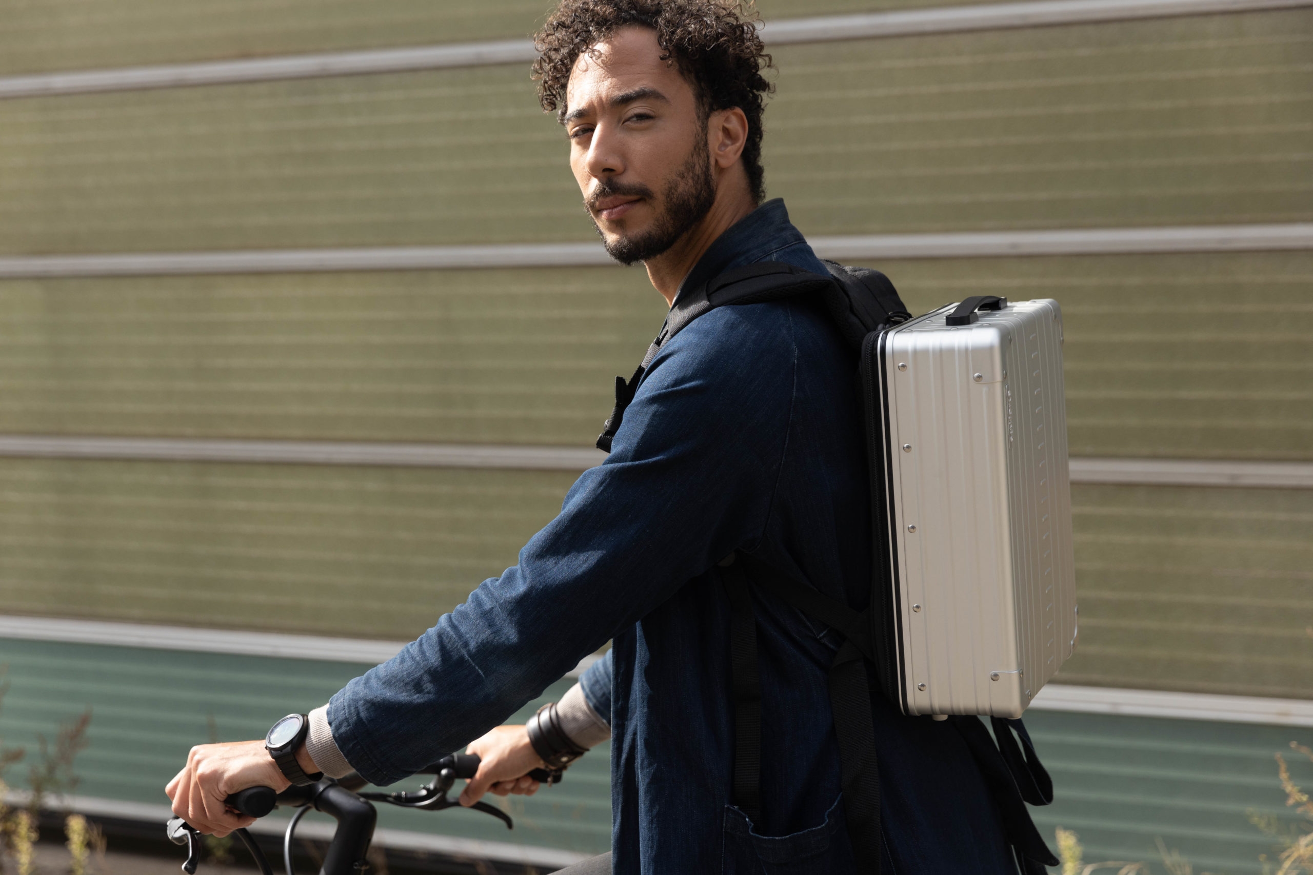 The ActiCase backpack brings convenience, efficiency and style to the commute between workspaces