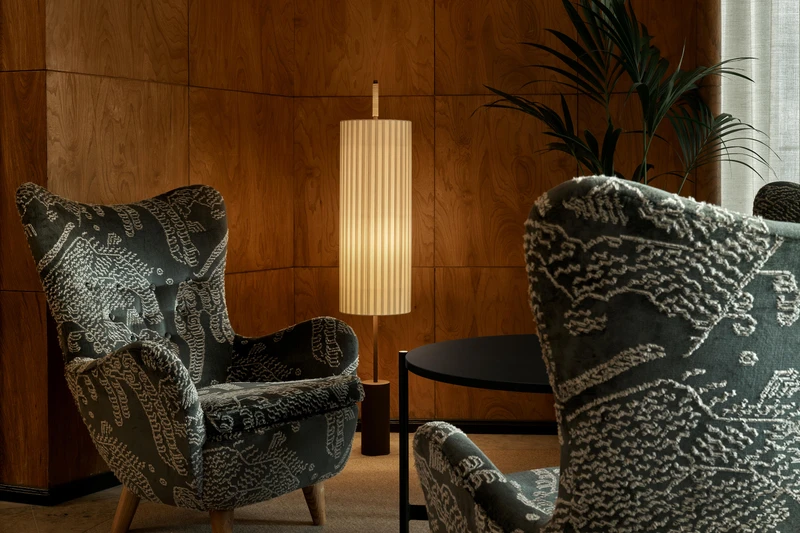 Maigrau's Turn High table (top) and Axel Veit's Marlon Lounge chair (middle) combine to recreate hospitality-like club spaces such as in the Original Sokos Hotel (bottom). Photo: Riikka Kantinkoski (bottom)