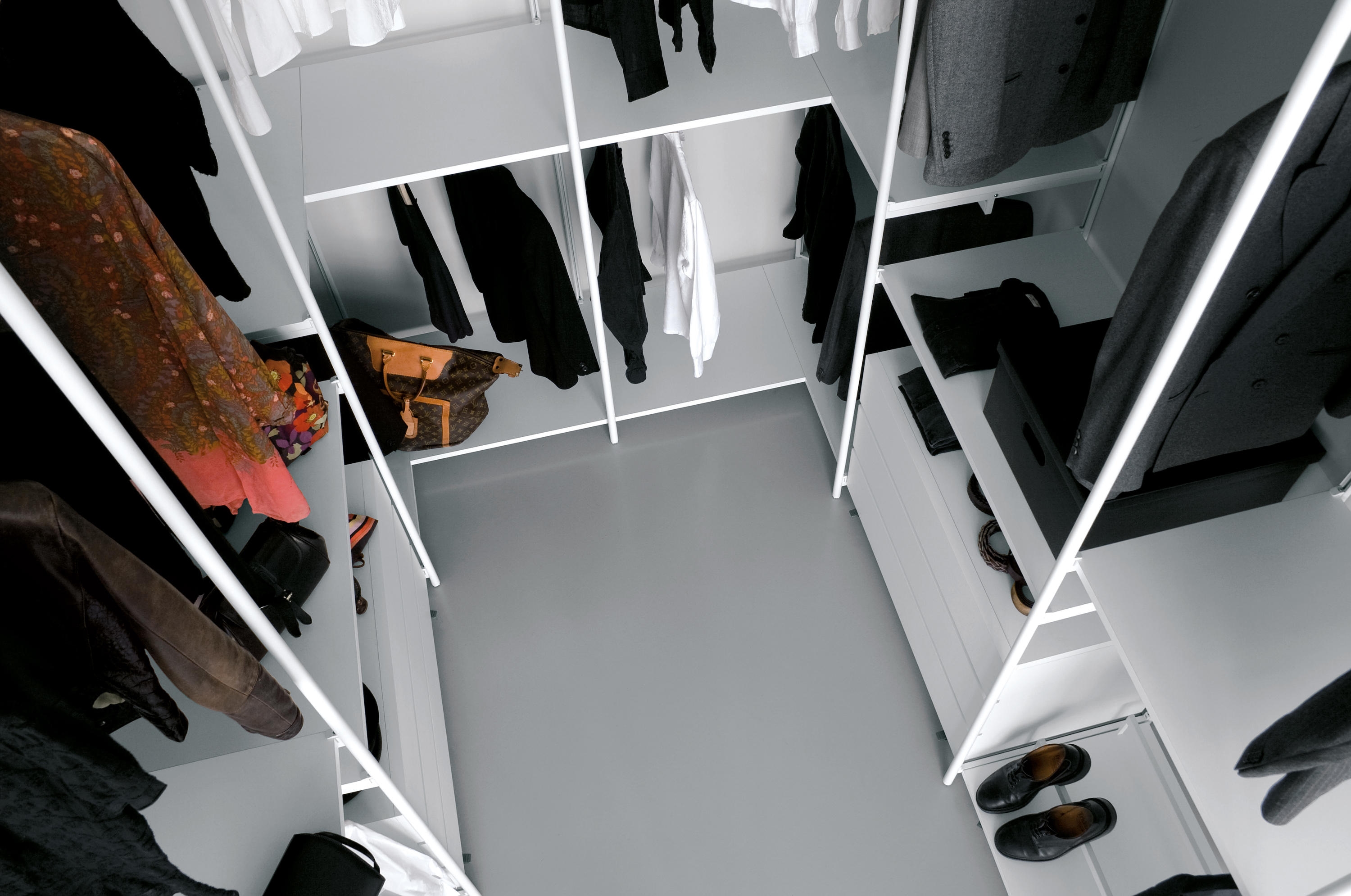 Extendo's modular Slide system can be sized down to the centimetre, making them a perfect fit for uncommon garment sizes