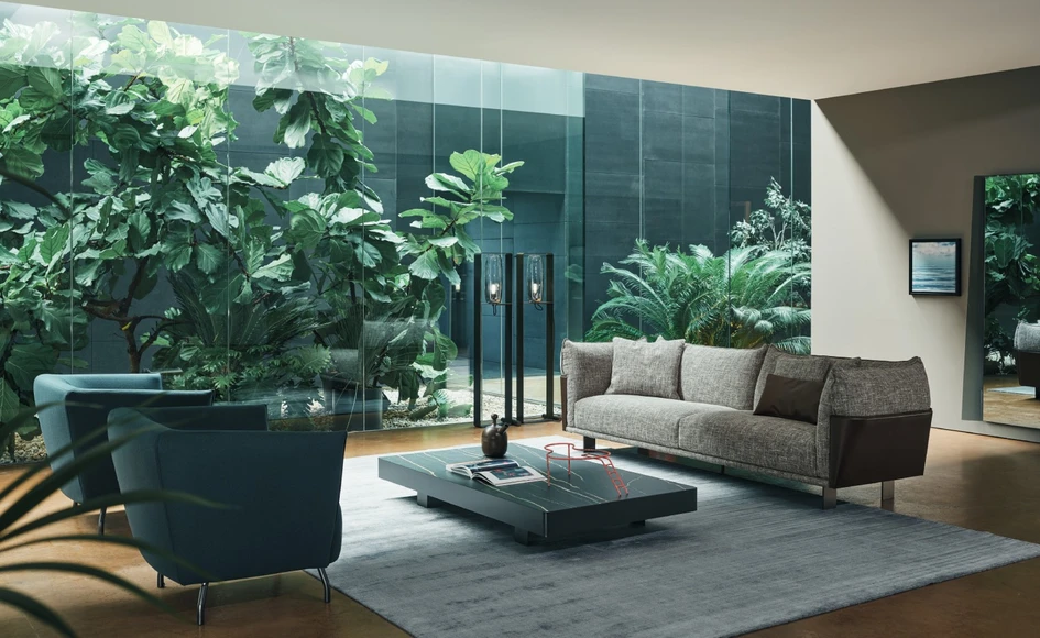 Produkte wie die modularen Sofasysteme Blend (unten) und Saddle (oben) reflektieren das Know-how von Bonaldo bei der Herstellung hochwertiger Polstermöbel