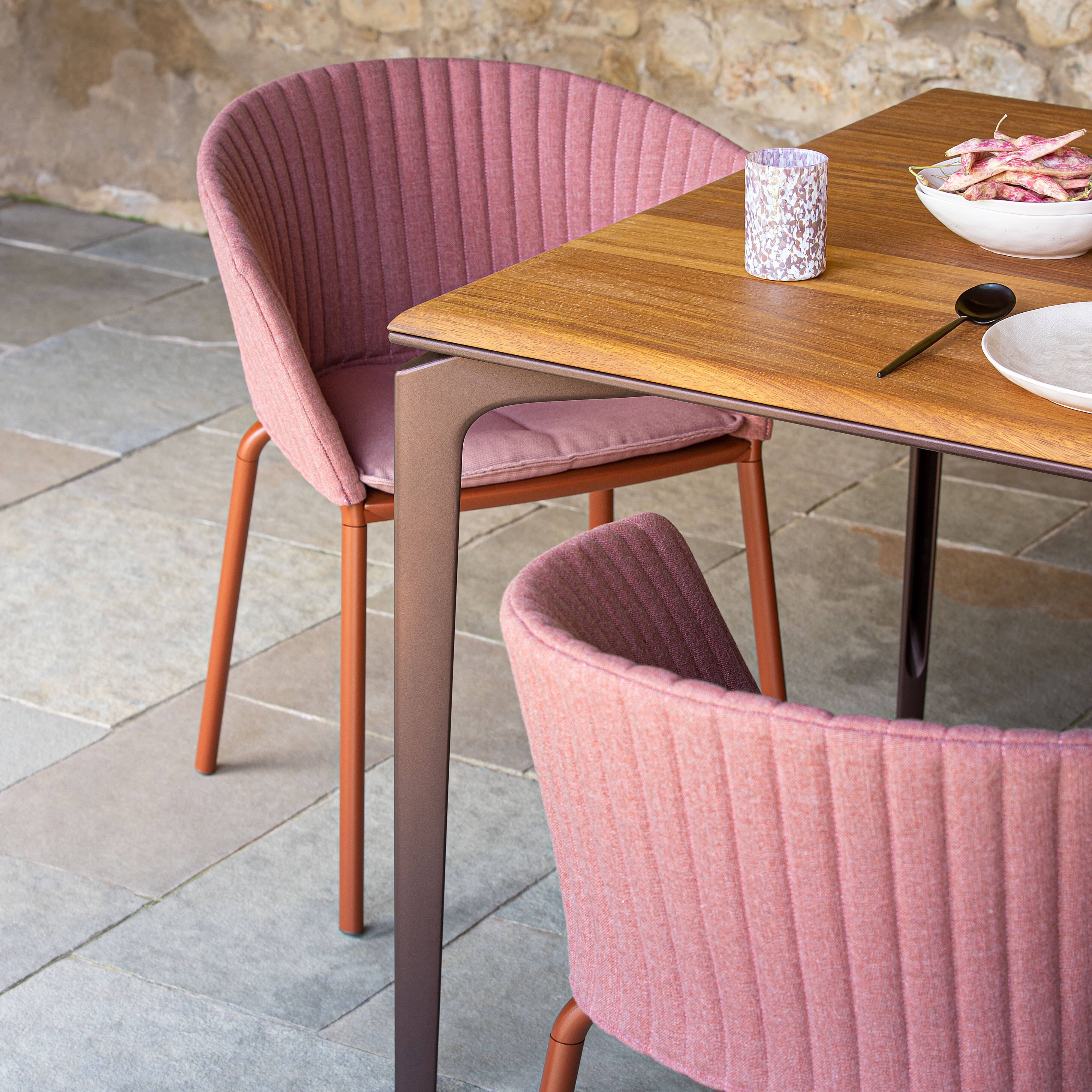 Read story Room to dine under the stars with Fast
