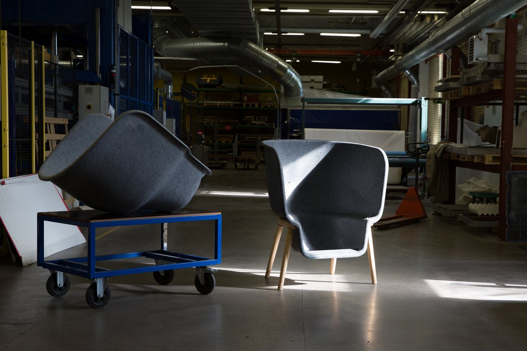 The Pod Privacy Chair is just one of the pieces that benefits from this innovative material – and its release signaled a breakthrough that firmly established De Vorm as a forward thinker in furniture design.