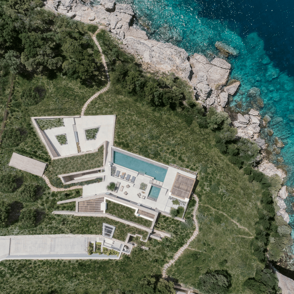 Leggi la storia Making a splash: waterside properties with their own pool