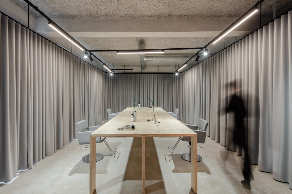Grey in grey: Nuno Ferreira Capa arquitectura e design is responsible for the design of the four-storey retail space of Masion862 in Portugal. Opaque curtains define the areas. Photos: João Morgado