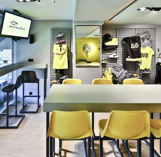 Die VIP-Loge von Puma im Signal-Iduna-Park von Borussia Dortmund verweist auf die einzigartige Verbindung des Vereins zu seinen Fans, einschliesslich seiner eigenen „Gelben Wand”. Fotos: Vizona GmbH