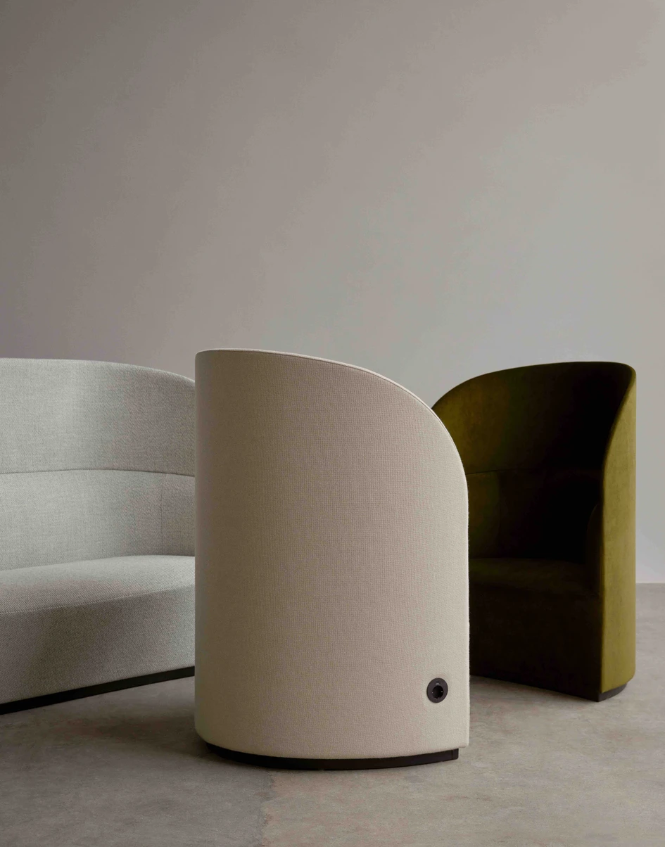 The high back sofas and chairs of the Tearoom collection create moments of privacy and help to divide an open plan space
