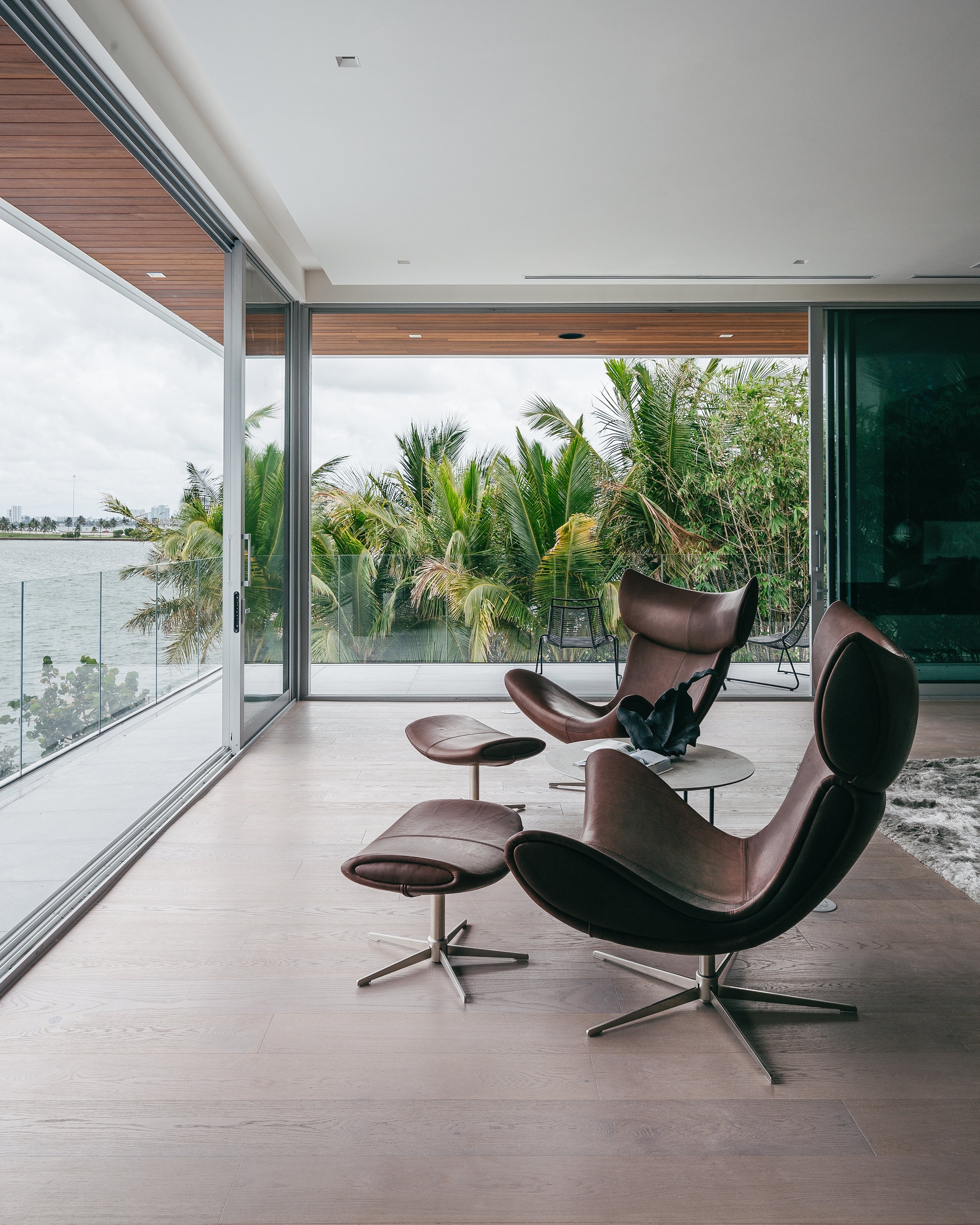 The architect and the BoConcept design team collaborated closely to make sure that the interiors and the many architectural features would complement each other naturally