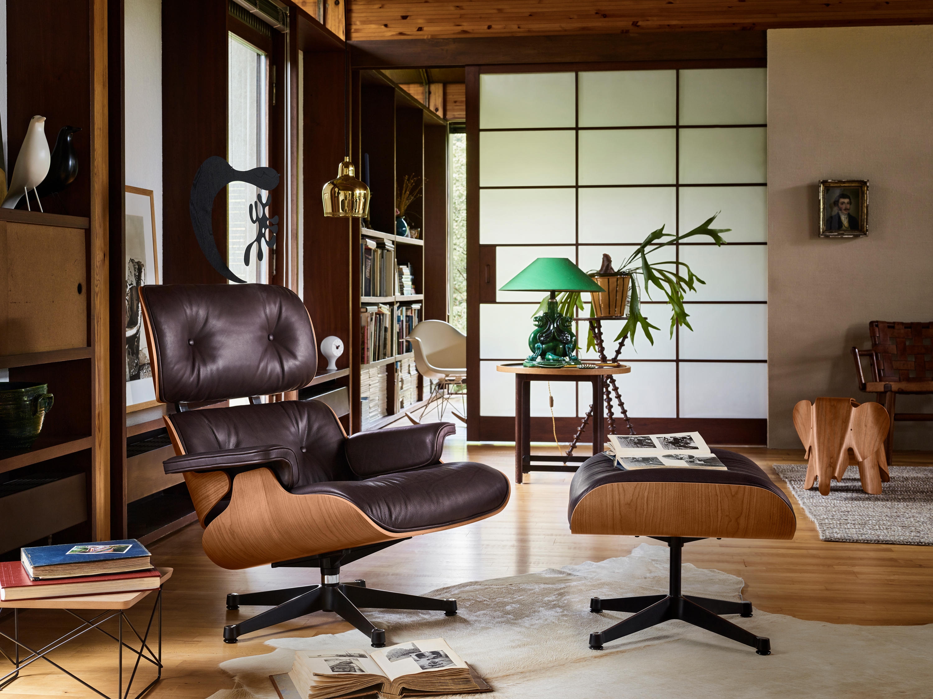 低価格の Eames The Lounge made was classic design a how Chair: アート・デザイン・音楽
