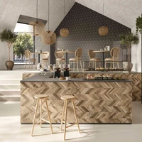 Dank Creative Selection lassen sich realistische Oberflächenoptiken wie in Sperrholz (Plywood Natural) oder klassischem Fischgrätmuster realisieren