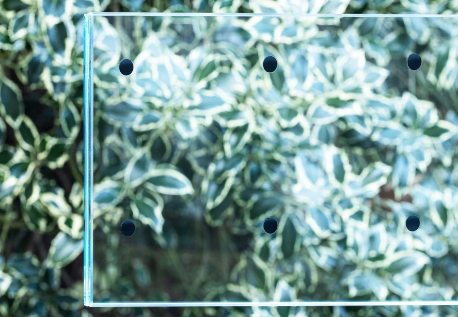 FlySafe™ 3D is arranged in a geometric grid that keeps views unobstructed and enables design versatility