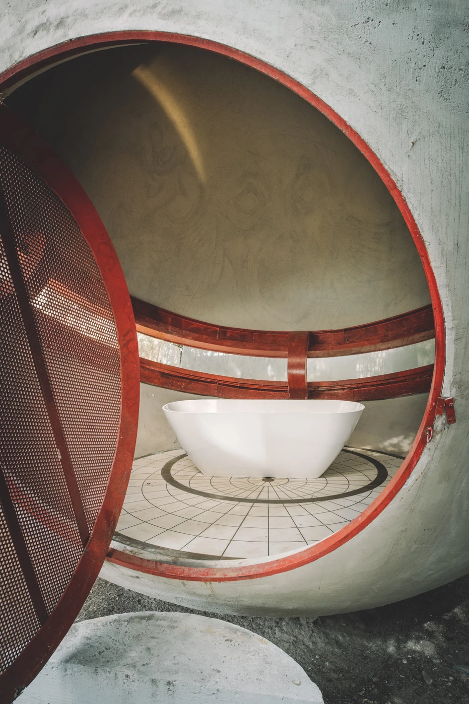 The bathroom is the most architectural of spaces asserts Nguyen. LUA works with its contextual architecture as well as expressing its own architectural power. Photos: Oliver Helbig 