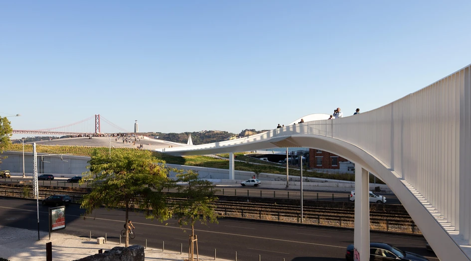 The MAAT footbridge connects the cultural centre in Lisbon, as well as its views across the water, to the rest of the city. Photos: Gustavo Simões (top), Alexander Bogorodskiy (bottom)