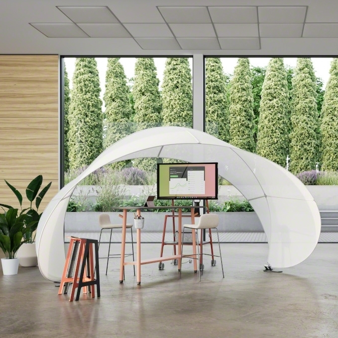 Lire l’histoire Taking the camping spirit inside with Steelcase Work Tents