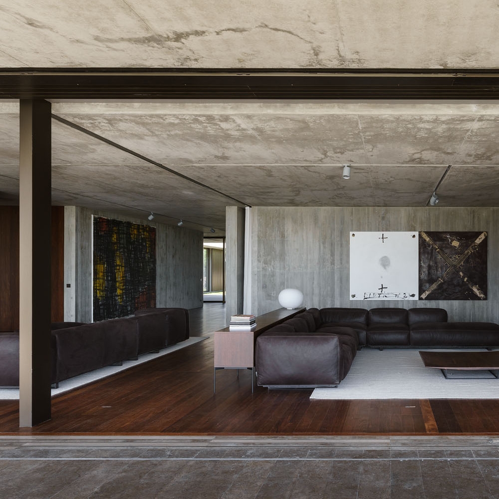 Read story Ritzwell warms up a brutalist house in Portugal