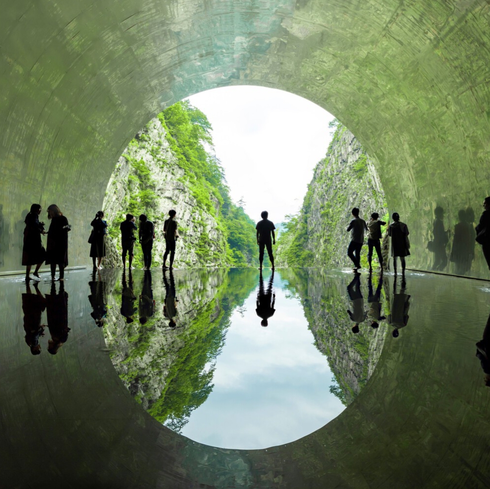 Erfahre mehr über die Geschichte Vier zum Leben erweckte Tunnel mit faszinierenden Innenräumen