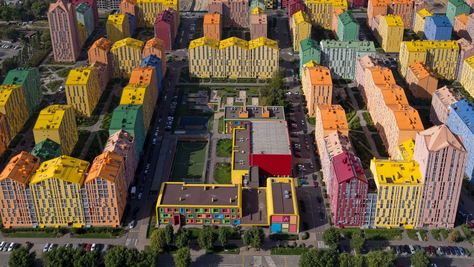archimatika’s Comfort Town Housing project in Kyiv, Ukraine, transformed 512,200 sqm of industrial land into a colourful community, pedestrianised with parks and playgrounds. Photo: Andrey Avdeenko
