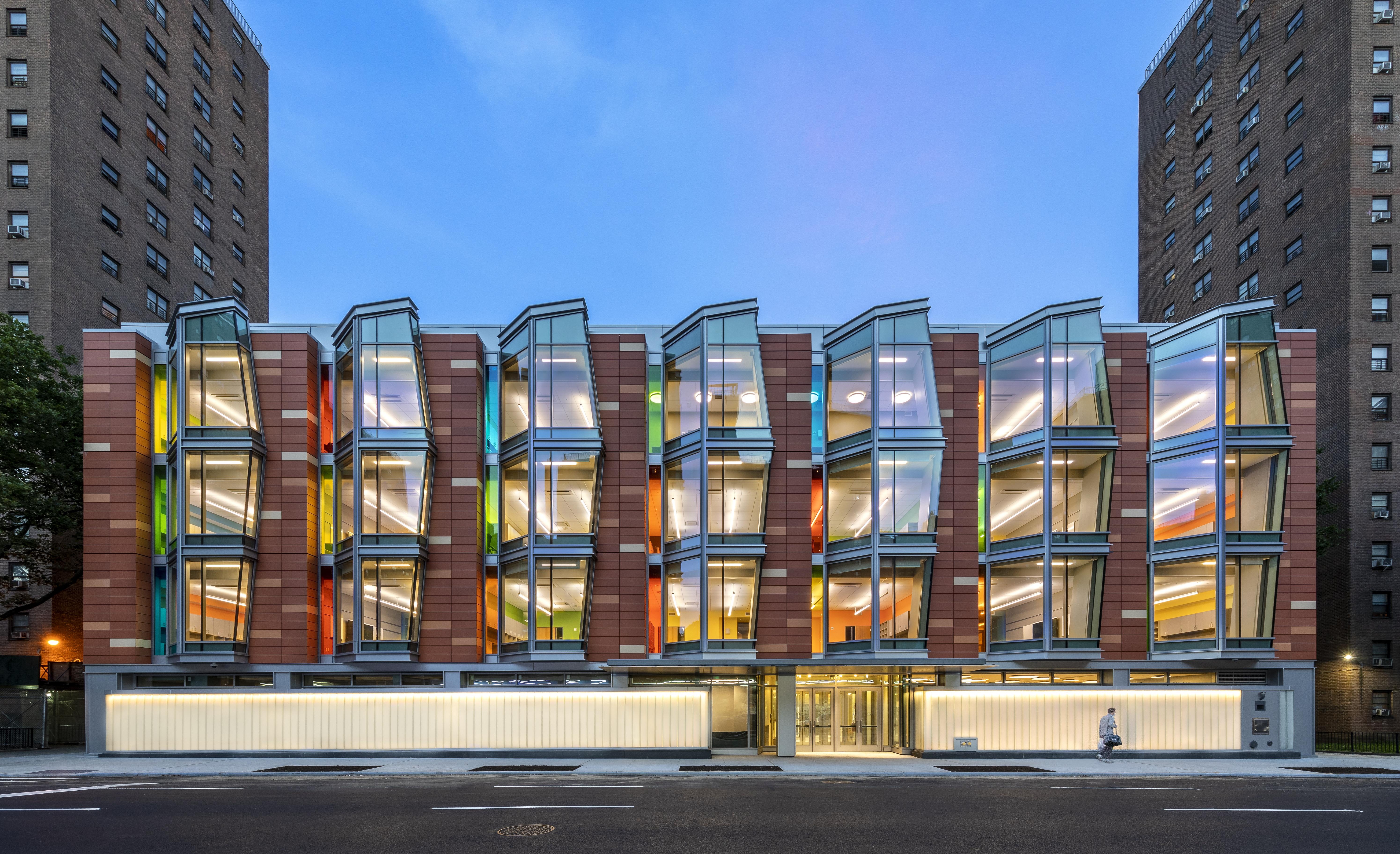 An honourable mention goes to New York City's Cooke School in East Harlem, which employs Vanceva® interlayers in its big angular bay windows. The effect is not only visually striking, but also helps the school's special needs students navigate the site