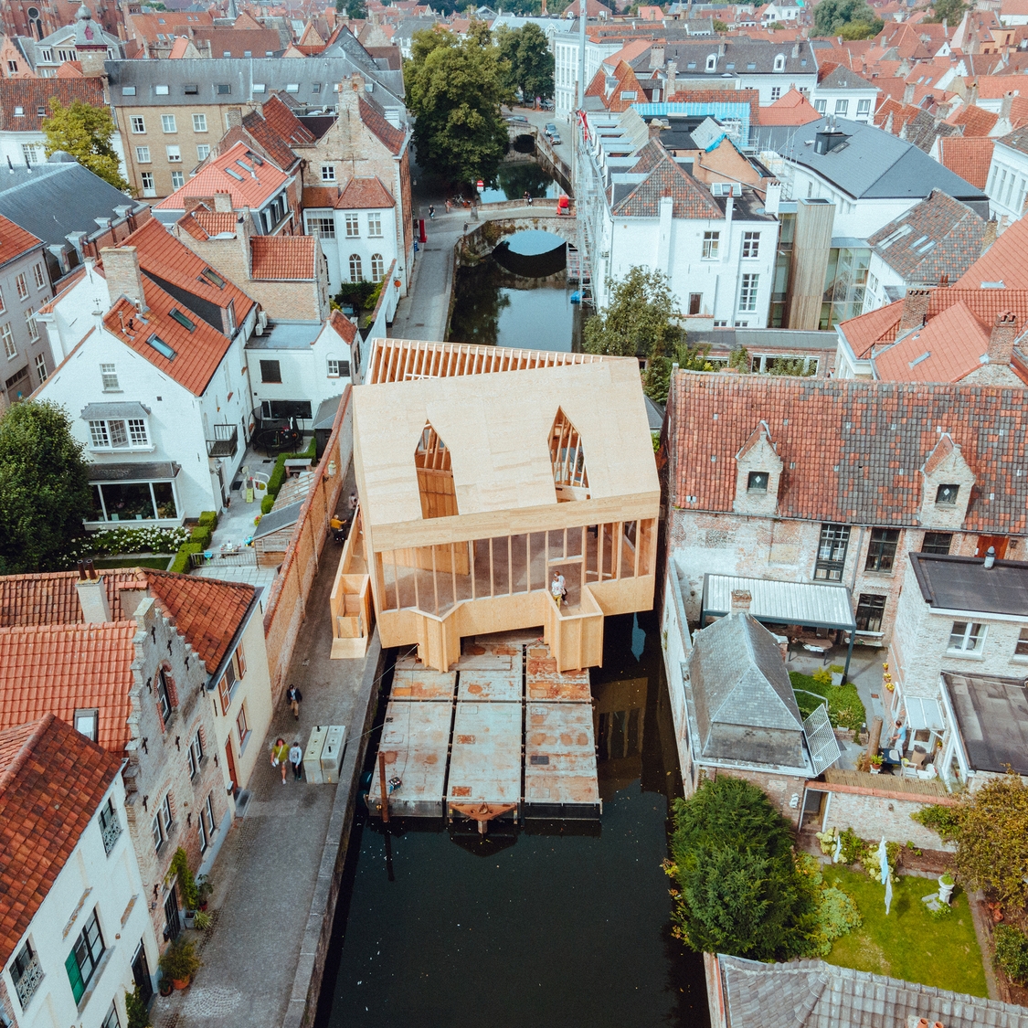 Erfahre mehr über die Geschichte Architektur ganzheitlich denken