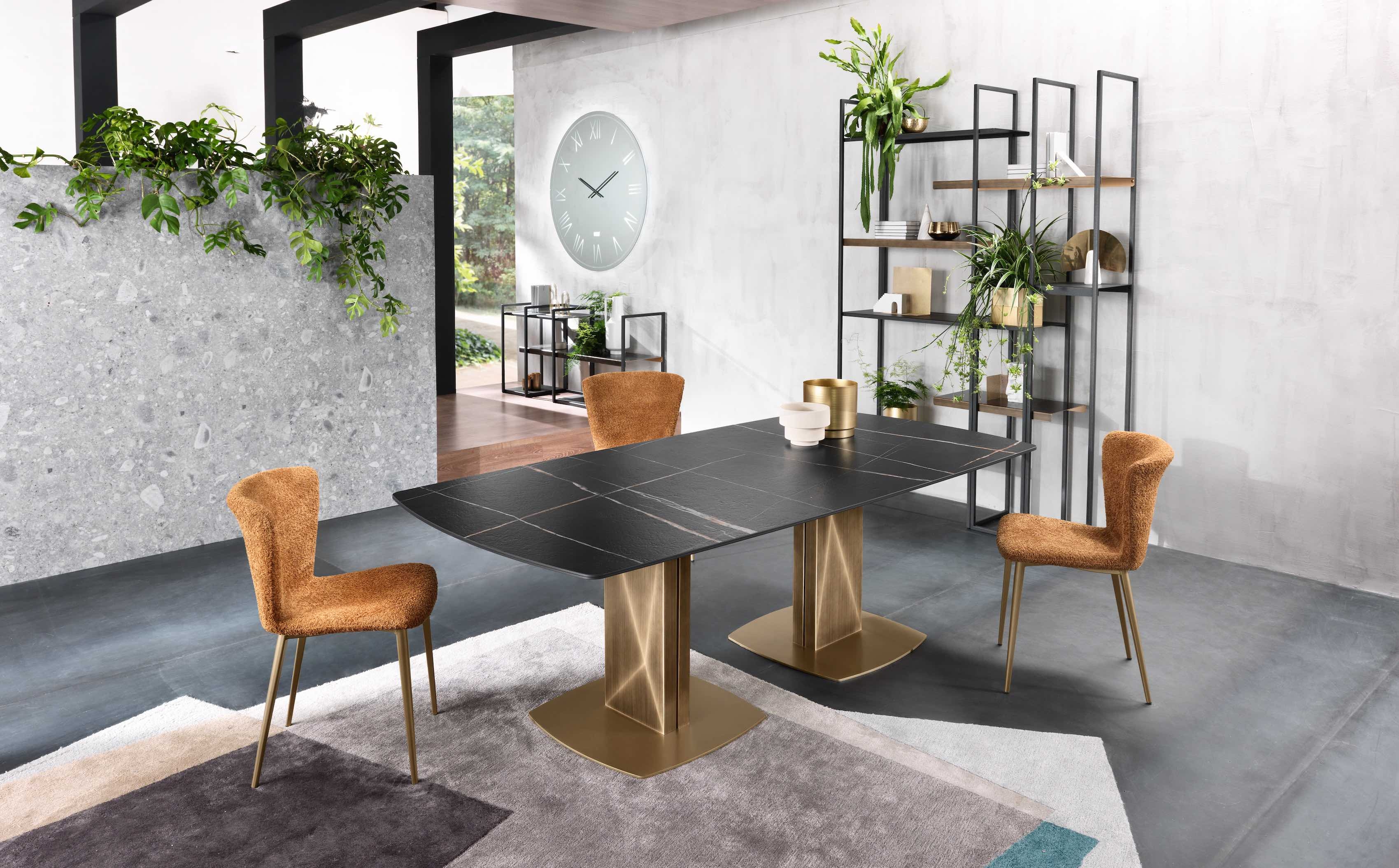 For larger table tops, a second cubic pedestal can be added for further stability, the second one positioned perpendicular to the first